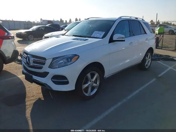 4JGDA5HB8GA667819 2016 MERCEDES-BENZ GLE - Image 2