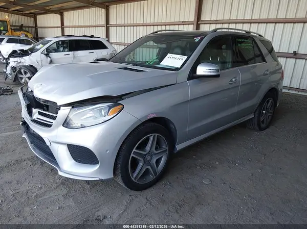 4JGDA5HB8GA754622 2016 MERCEDES-BENZ GLE - Image 2