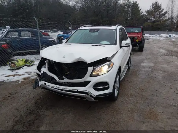 4JGDA5HB8GA785191 2016 MERCEDES-BENZ GLE - Image 2