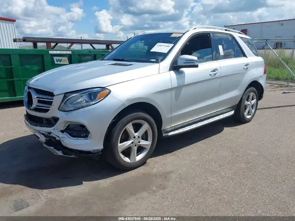 4JGDA5HB8GA805682 2016 MERCEDES-BENZ GLE - Image 2