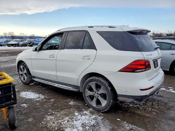 4JGDA5HB8HA828302 2017 MERCEDES-BENZ GLE - Image 2