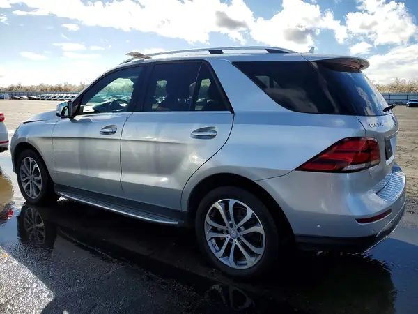 4JGDA5HB8HA872798 2017 MERCEDES-BENZ GLE - Image 2