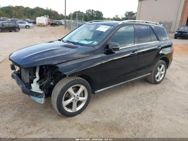 4JGDA5HB8HA888404 2017 MERCEDES-BENZ GLE - Image 2