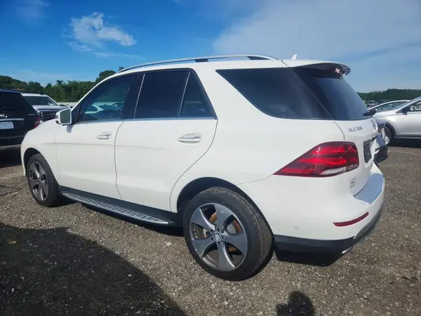 4JGDA5HB8HA900891 2017 MERCEDES-BENZ GLE - Image 2