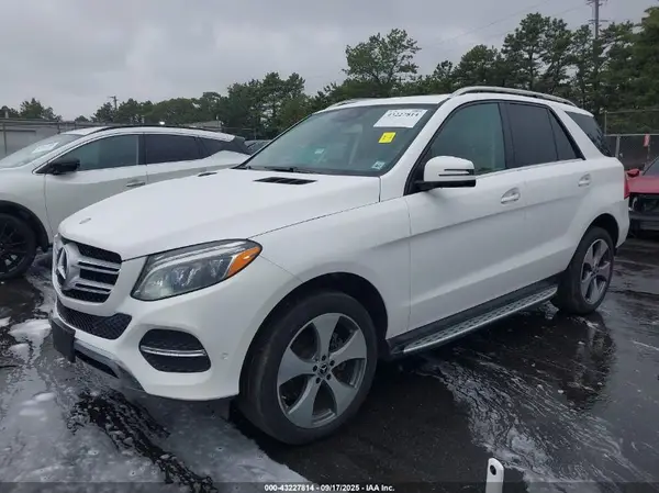 4JGDA5HB8HA922289 2017 MERCEDES-BENZ GLE - Image 2