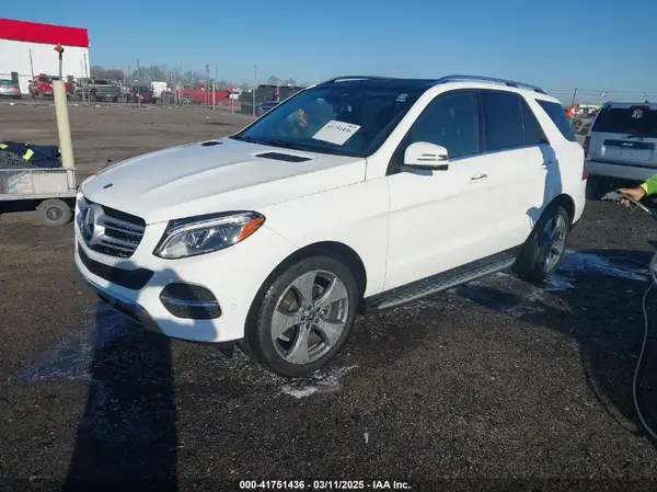4JGDA5HB8HA934605 2017 MERCEDES-BENZ GLE - Image 2