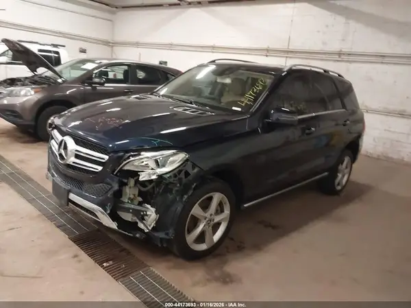 4JGDA5HB8HA937181 2017 MERCEDES-BENZ GLE - Image 2