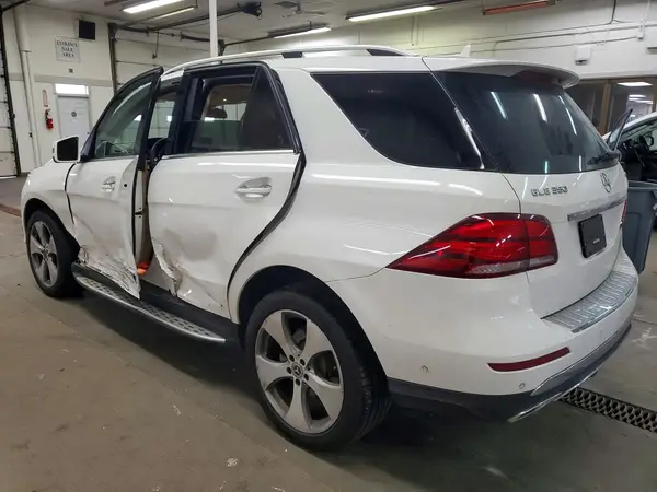 4JGDA5HB8HA974358 2017 MERCEDES-BENZ GLE - Image 2
