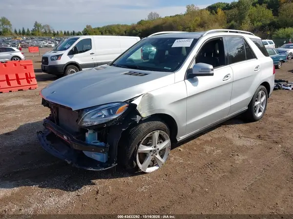 4JGDA5HB8HA989619 2017 MERCEDES-BENZ GLE - Image 2