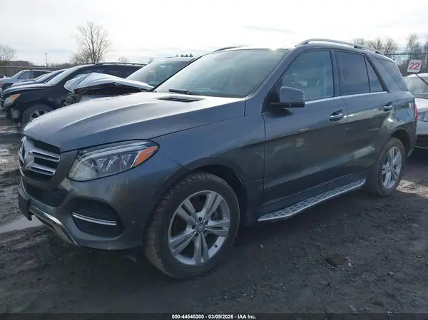 4JGDA5HB8JB055878 2018 MERCEDES-BENZ GLE - Image 2
