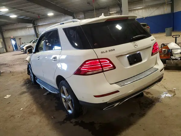 4JGDA5HB8JB092915 2018 MERCEDES-BENZ GLE - Image 2