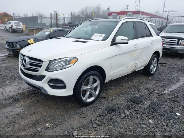 4JGDA5HB9JB022114 2018 MERCEDES-BENZ GLE - Image 2