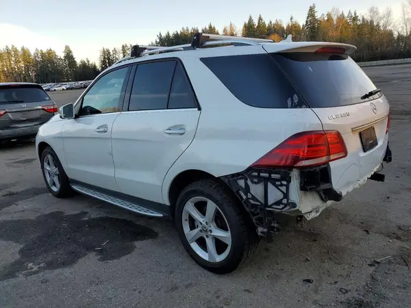 4JGDA5HB9JB028866 2018 MERCEDES-BENZ GLE - Image 2