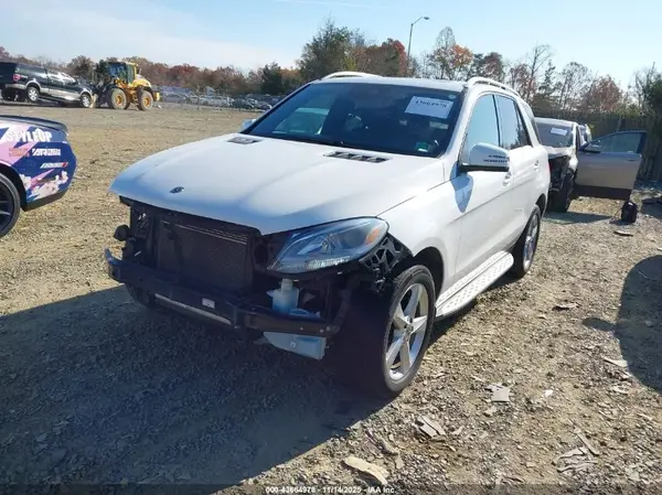4JGDA5HB9JB069496 2018 MERCEDES-BENZ GLE - Image 2