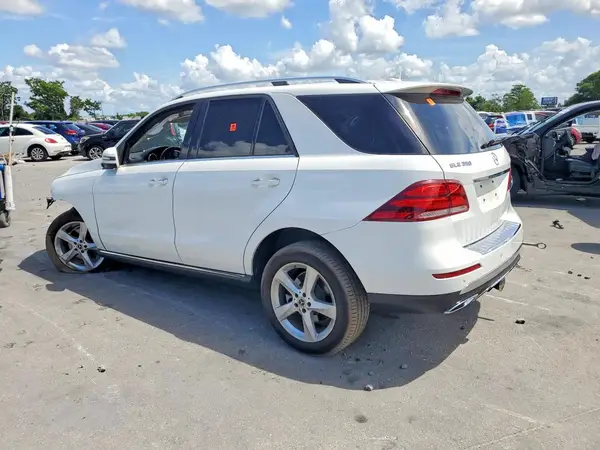 4JGDA5HB9JB070275 2018 MERCEDES-BENZ GLE - Image 2