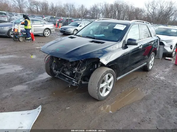 4JGDA5HBXHA983854 2017 MERCEDES-BENZ GLE - Image 2