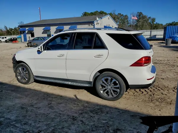 4JGDA5JB0GA635523 2016 MERCEDES-BENZ GLE - Image 2