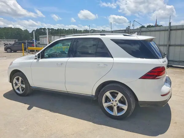 4JGDA5JB0GA738635 2016 MERCEDES-BENZ GLE - Image 2