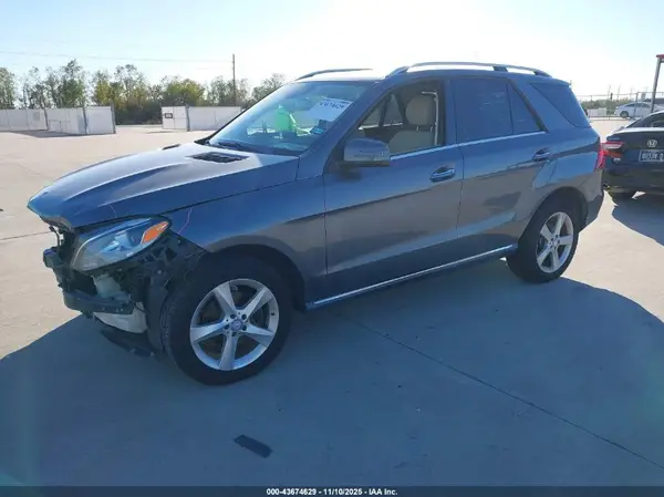 4JGDA5JB0HA825758 2017 MERCEDES-BENZ GLE - Image 2