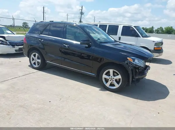4JGDA5JB0HA972792 2017 MERCEDES-BENZ GLE - Image 1