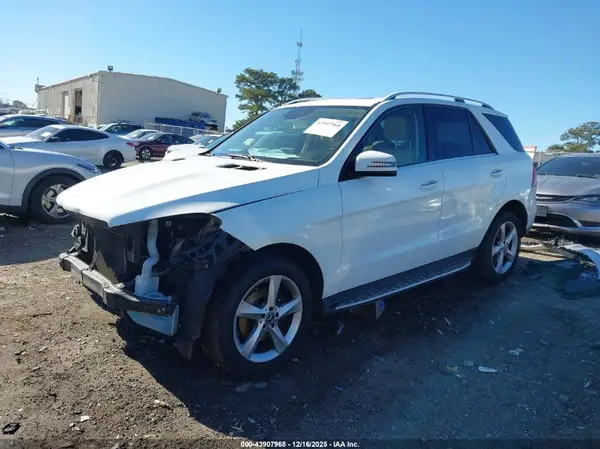 4JGDA5JB0JB002960 2018 MERCEDES-BENZ GLE - Image 2
