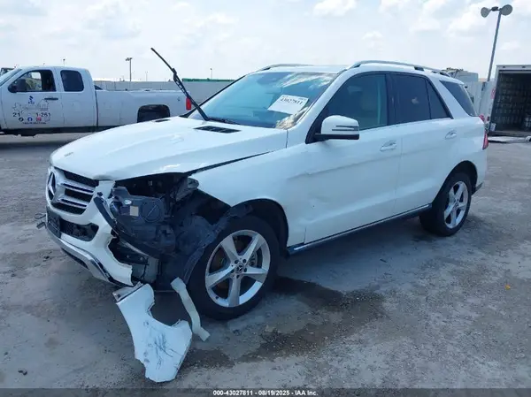 4JGDA5JB0JB134794 2018 MERCEDES-BENZ GLE - Image 2