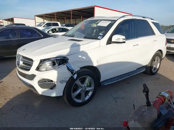 4JGDA5JB1GA775886 2016 MERCEDES-BENZ GLE - Image 2