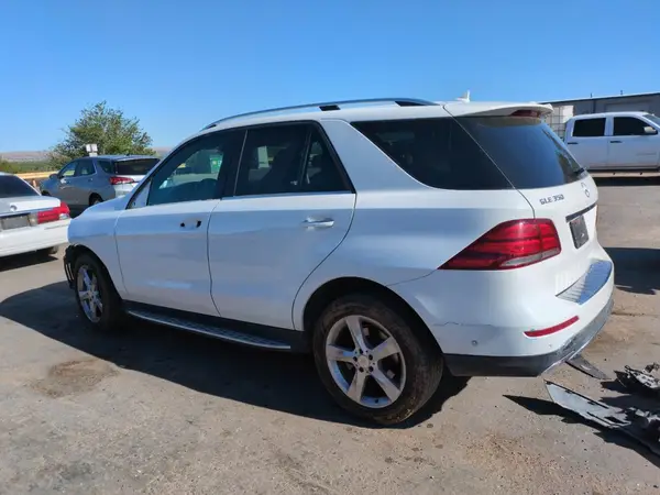 4JGDA5JB1GA786130 2016 MERCEDES-BENZ GLE - Image 2