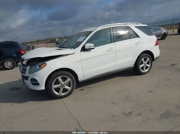 4JGDA5JB1HA910897 2017 MERCEDES-BENZ GLE - Image 2