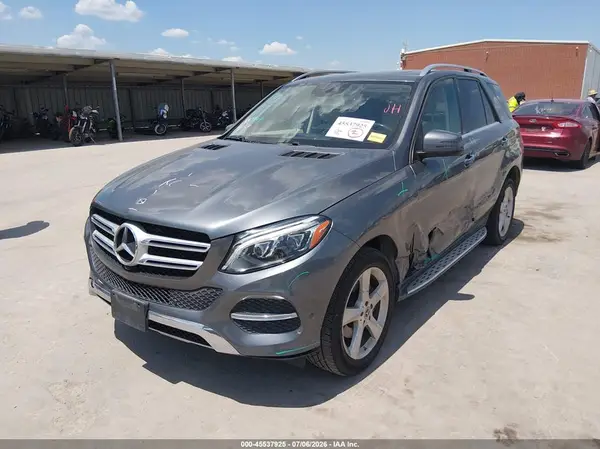 4JGDA5JB1JB005883 2018 MERCEDES-BENZ GLE - Image 2