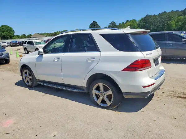 4JGDA5JB1JB030668 2018 MERCEDES-BENZ GLE - Image 2