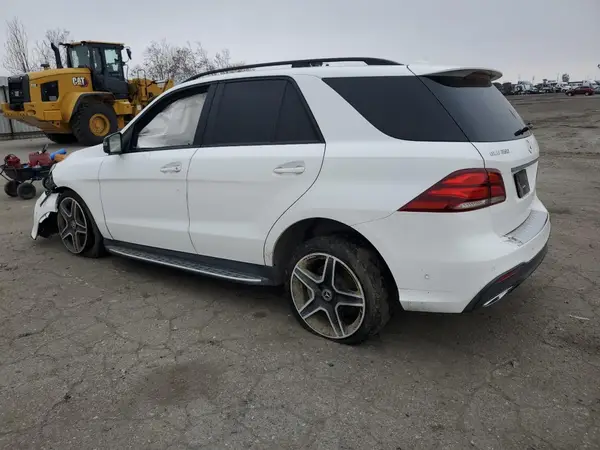 4JGDA5JB1JB030671 2018 MERCEDES-BENZ GLE - Image 2
