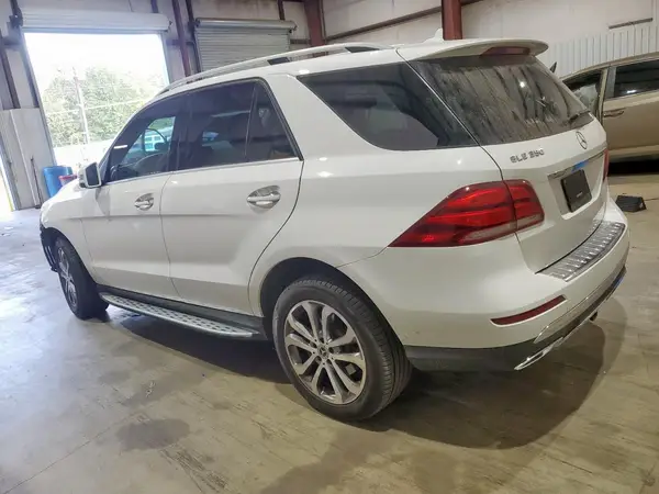 4JGDA5JB1JB079997 2018 MERCEDES-BENZ GLE - Image 2
