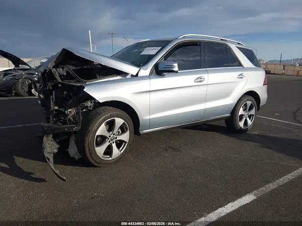4JGDA5JB1JB084620 2018 MERCEDES-BENZ GLE - Image 2