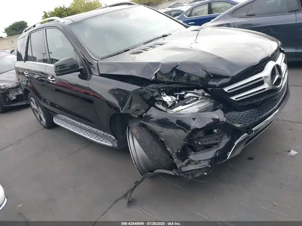 4JGDA5JB1JB145321 2018 MERCEDES-BENZ GLE - Image 1