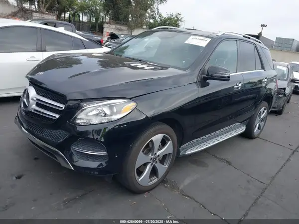 4JGDA5JB1JB145321 2018 MERCEDES-BENZ GLE - Image 2