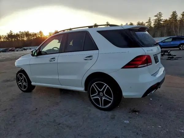 4JGDA5JB1JB173555 2018 MERCEDES-BENZ GLE - Image 2