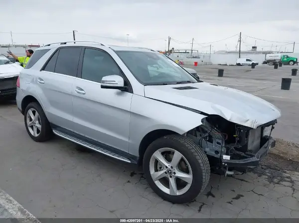 4JGDA5JB1JB192249 2018 MERCEDES-BENZ GLE - Image 1