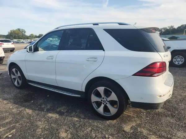 4JGDA5JB1JB200642 2018 MERCEDES-BENZ GLE - Image 2