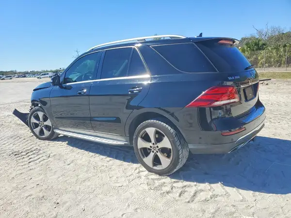 4JGDA5JB2JB005634 2018 MERCEDES-BENZ GLE - Image 2
