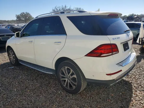 4JGDA5JB2JB075134 2018 MERCEDES-BENZ GLE - Image 2