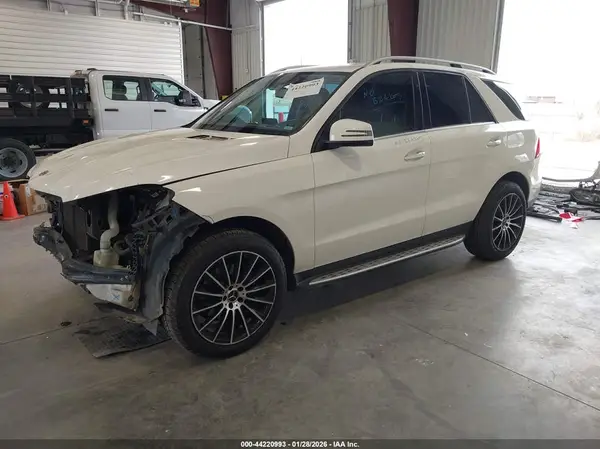 4JGDA5JB2JB165898 2018 MERCEDES-BENZ GLE - Image 2
