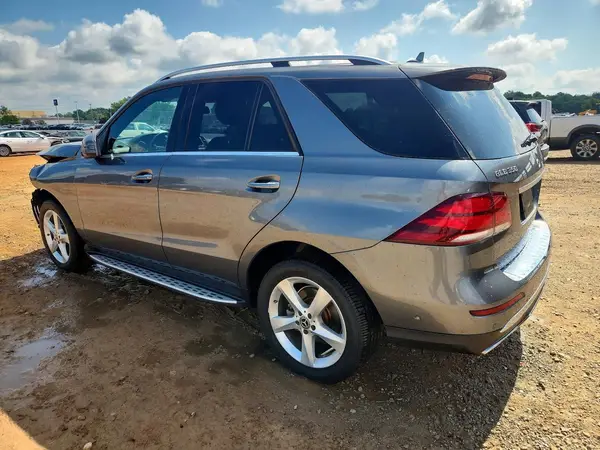 4JGDA5JB2JB194768 2018 MERCEDES-BENZ GLE - Image 2