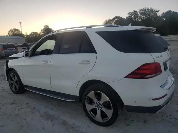 4JGDA5JB2JB199257 2018 MERCEDES-BENZ GLE - Image 2