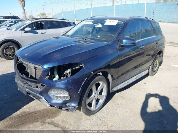 4JGDA5JB3HA821719 2017 MERCEDES-BENZ GLE - Image 2