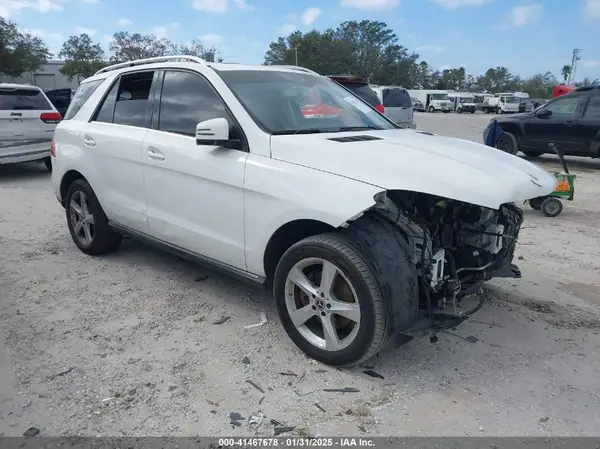 4JGDA5JB3HA930858 2017 MERCEDES-BENZ GLE - Image 1