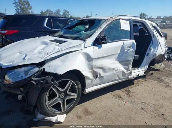 4JGDA5JB3JB042059 2018 MERCEDES-BENZ GLE - Image 2