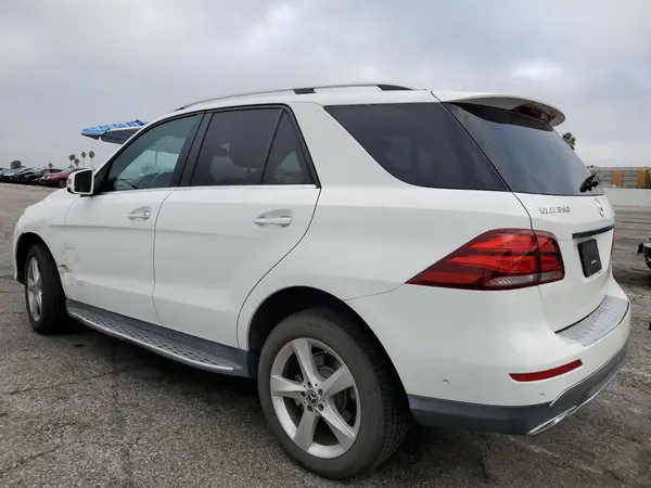4JGDA5JB3JB050212 2018 MERCEDES-BENZ GLE - Image 2