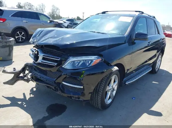 4JGDA5JB4HA820157 2017 MERCEDES-BENZ GLE - Image 2