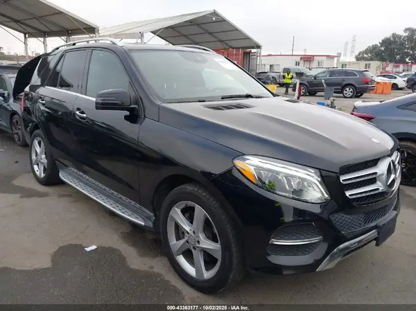 4JGDA5JB4HA843261 2017 MERCEDES-BENZ GLE - Image 1